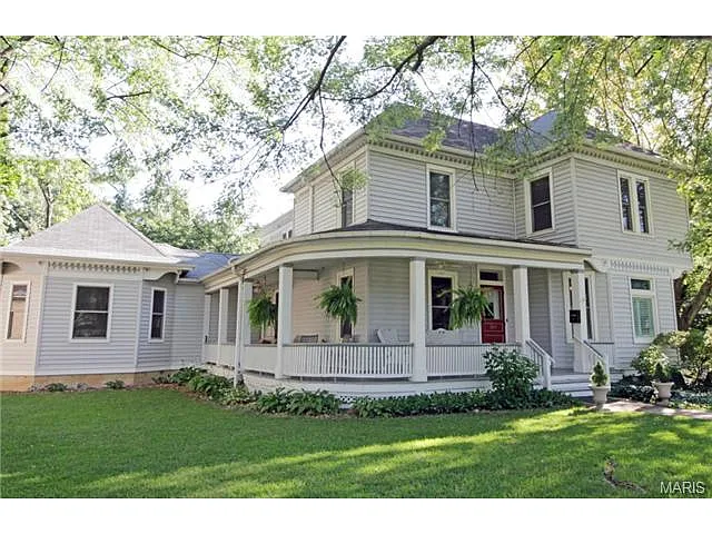 300 Chestnut Ave photo 1
