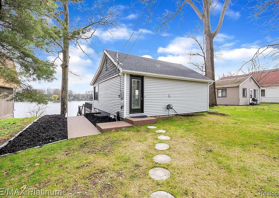 1st image of 5512 Wildwood Dr