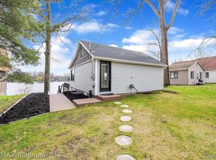 5512 Wildwood Dr, Howell, MI 48843