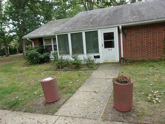 3rd image of 36A Cambridge Ct #100A