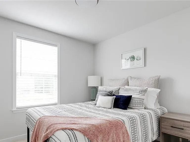 1335 Claytor Ln — Photo 36