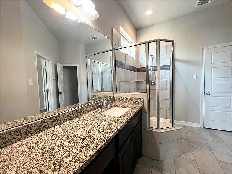 2101 Dillon Pond Ln #B — Photo 16