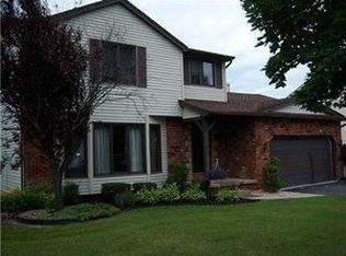 241 Stuewe Rd, Getzville, NY 14068