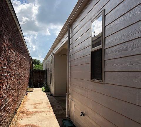 5th image of 108 Floridian Ln