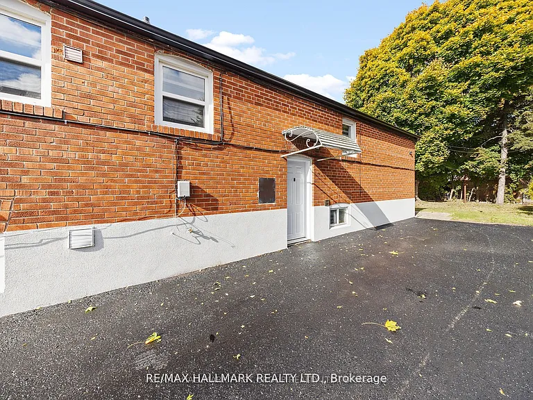 100 Foxridge Dr #BASEMENT — Photo 2