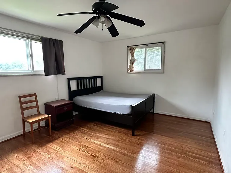 5700 Vassar Dr — Photo 6