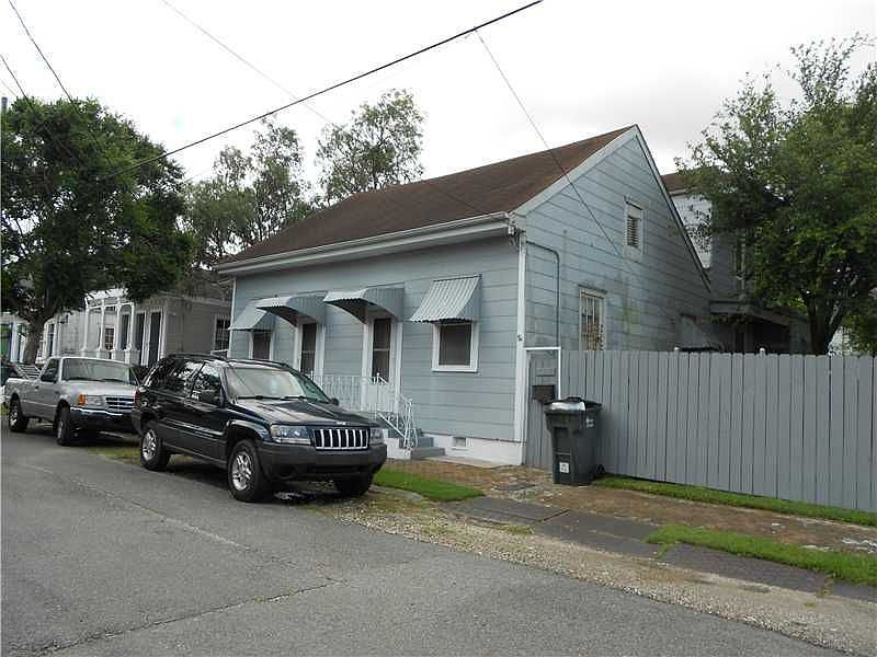 1st image of 728 Jena St