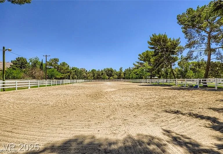 7082 Mira Vista St — Photo 32