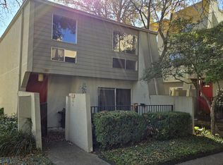 3102 Eisenhauer Rd APT D27, San Antonio, TX 78209