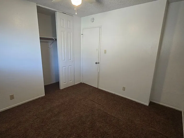 1915 Celeste Ct #B — Photo 29
