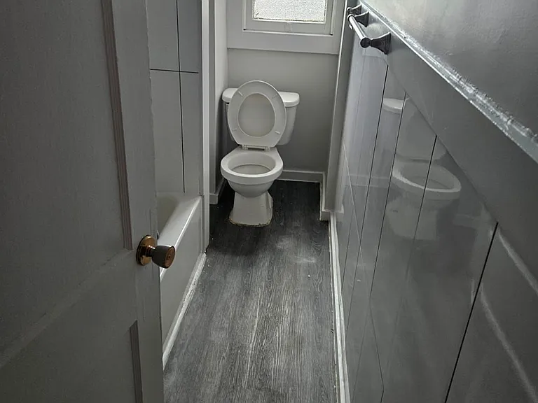 985 Main St E #6 — Photo 11