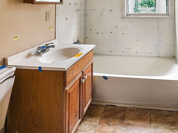 4th image of 522 Berkeley Dr