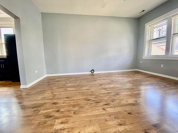 2nd image of 3657 S Marshfield Ave APT 2F