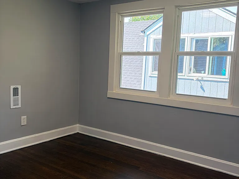 5447 Highland Ave — Photo 13