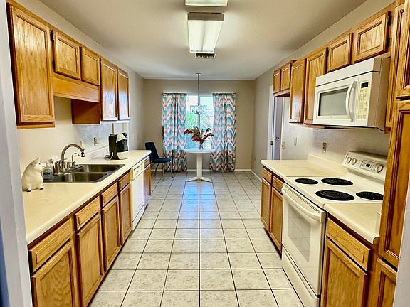 5th image of 9619 W BROKENSTONE Drive
