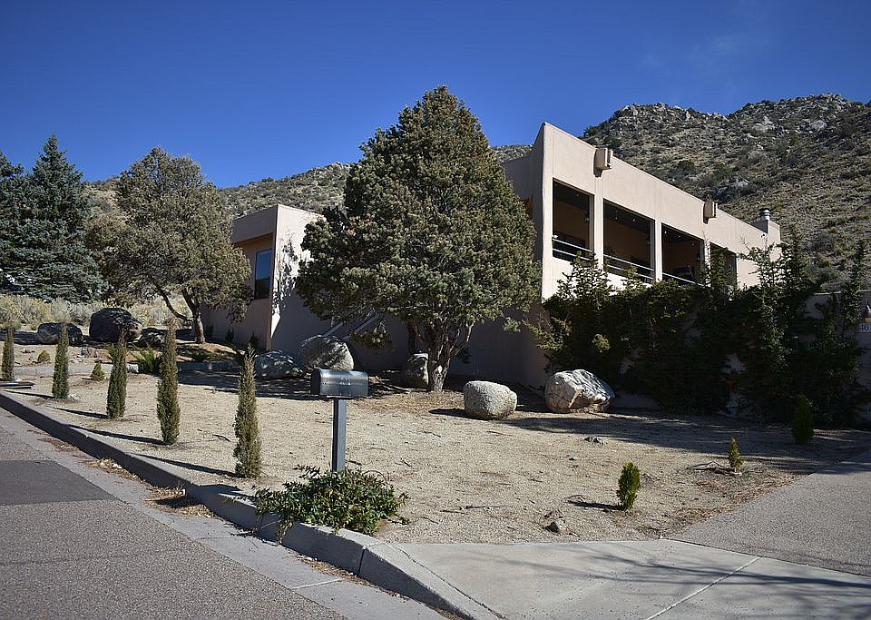 1st image of 4610 Sunset Canyon Pl NE