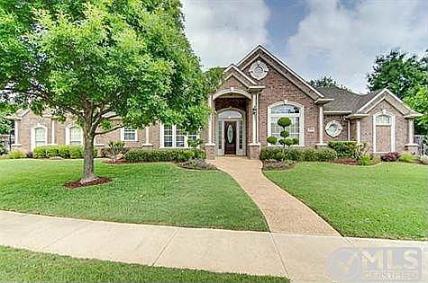 1st image of 2610 Parker Ct