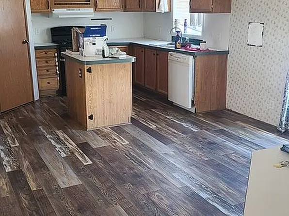 2412 Garnet Ave, Riverton, WY 82501