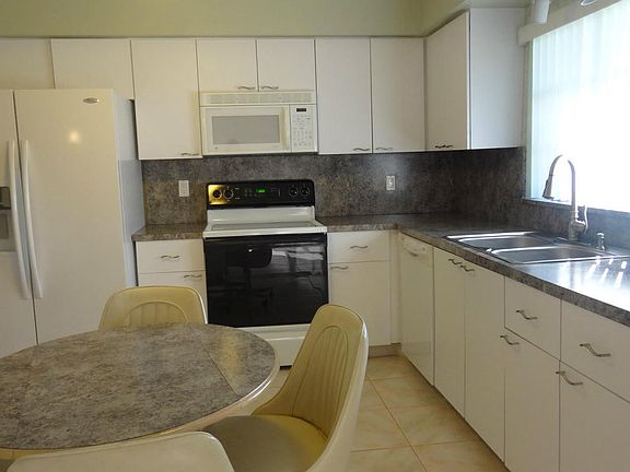 4th image of 4845 Dovewood Cir APT B