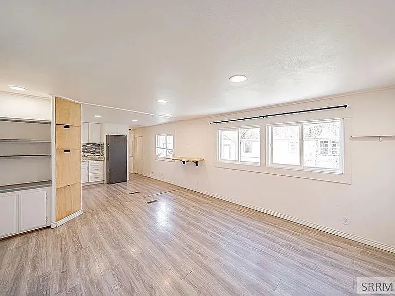 311 Bluebell St — Photo 12