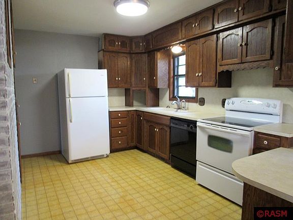 5th image of 535 E 11th St