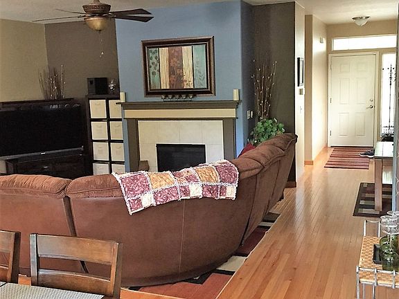 2nd image of 5609 NE 44th St