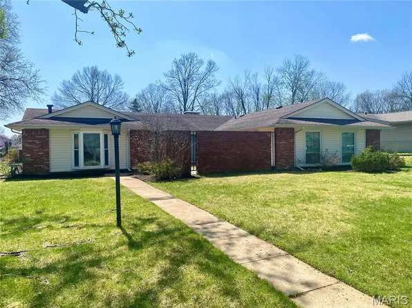 417 Wildbrier Dr, Ballwin, MO 63011