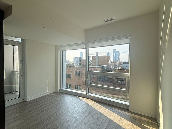 5th image of 89 Church St #808