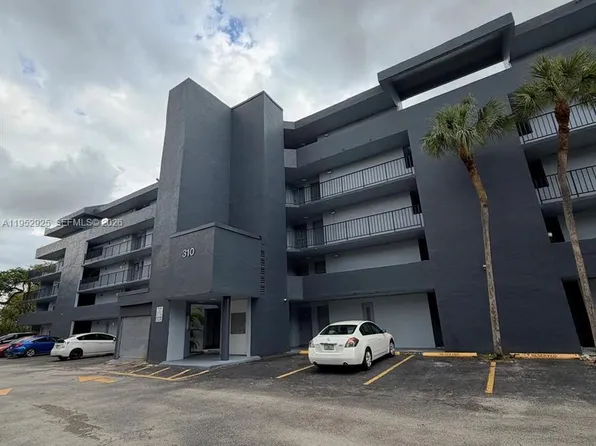 310 Fontainebleau Blvd APT 206, Miami, FL 33172