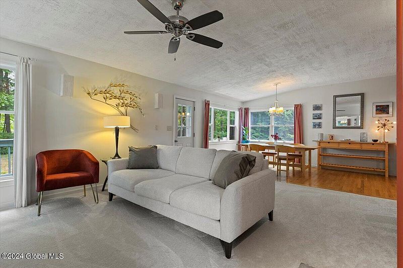 3rd image of 465 Franklin Street
