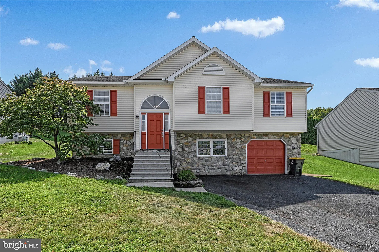 317 Winding Way photo 1