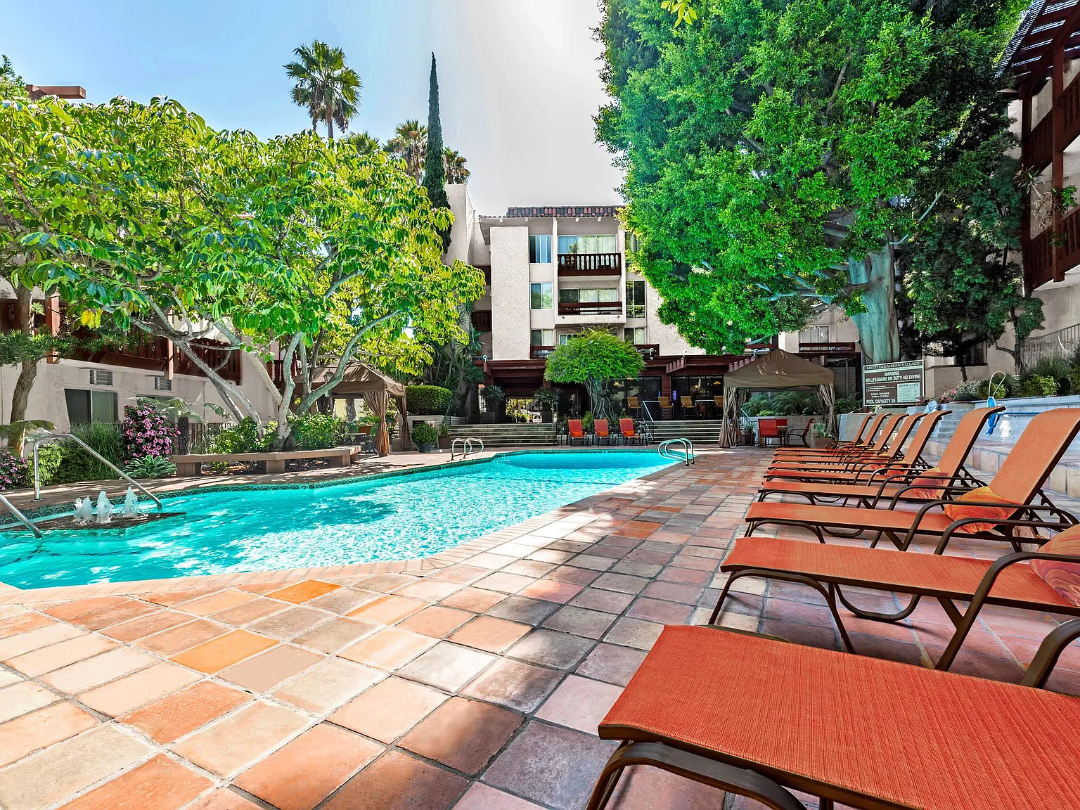 Mediterranean Village West Hollywood — Photo 3