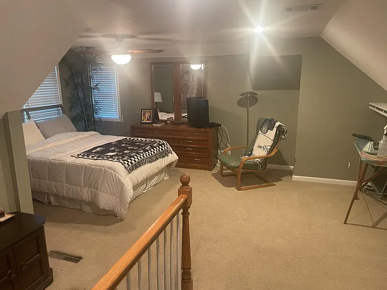 4221 Oxford Rd — Photo 6