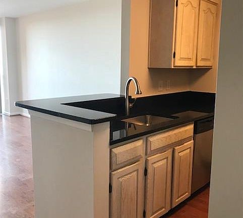 4th image of 4808 Moorland Ln #Penthouse