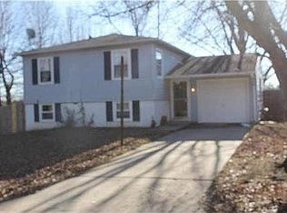 17817 E Aqueduct Dr, Independence, MO 64057