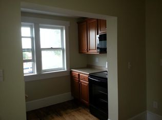 96 Douglas St APT 1, Manchester, NH 03102