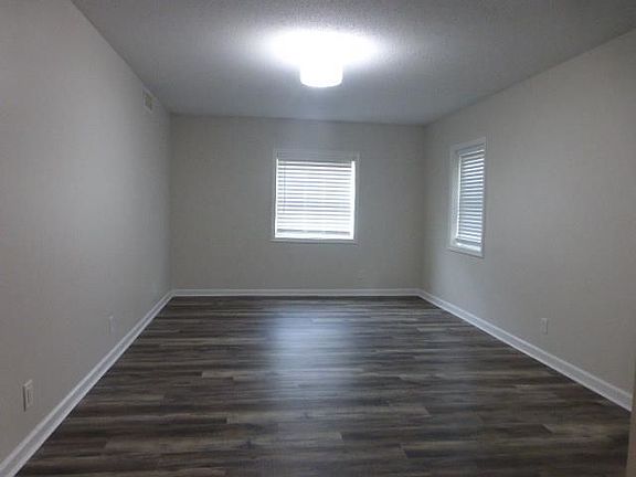 2nd image of 1207 Chamberlain Dr APT 102
