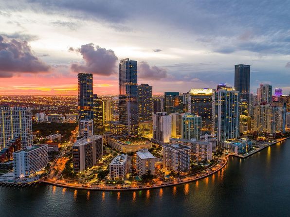 1021 NW 3rd St APT 302, Miami, FL 33128