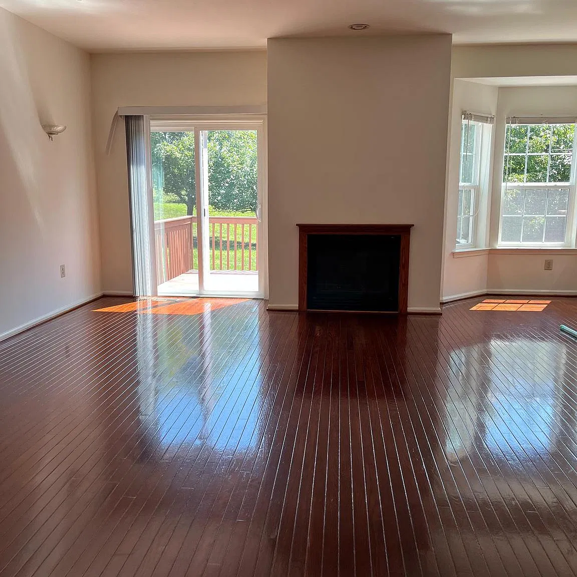3 bed, 2.5 bath, 2333 sqft, $3,600 — Photo 4