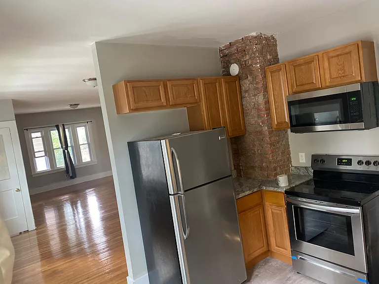 52-54 Luzerne St #UPPER — Photo 11