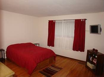 5th image of 719 E Greenwood