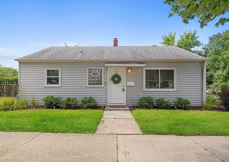 1st image of 8435 W Concordia AVENUE