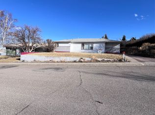 33 10th Ave SE, Cut Bank, MT 59427