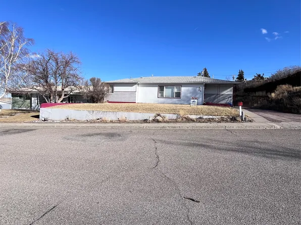 33 10th Ave SE, Cut Bank, MT 59427