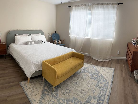 4th image of 4883 Crest Dr