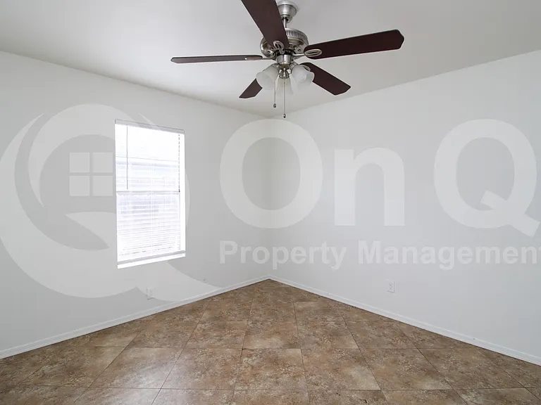 1224 E Huntington Dr — Photo 12
