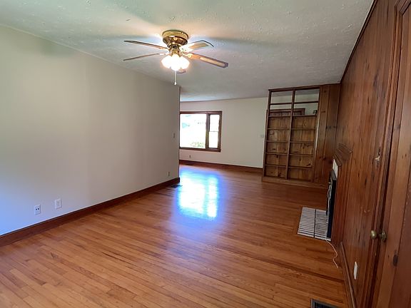 3rd image of 12 Keasler Rd