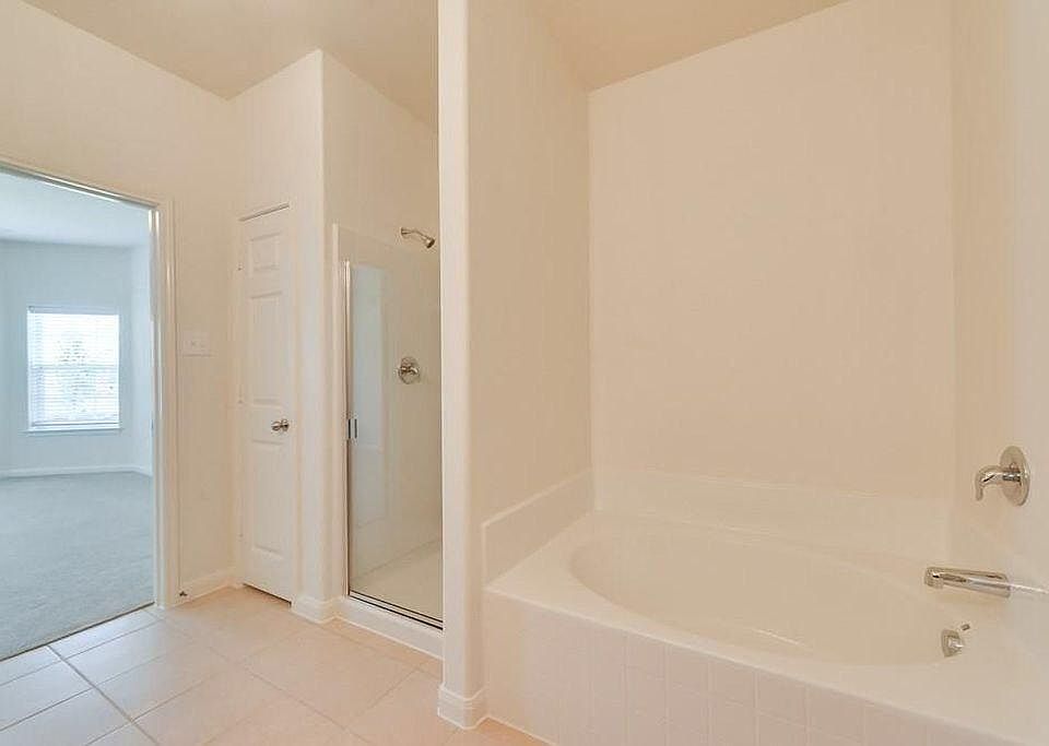 2nd image of 1310 Tamarack Dr