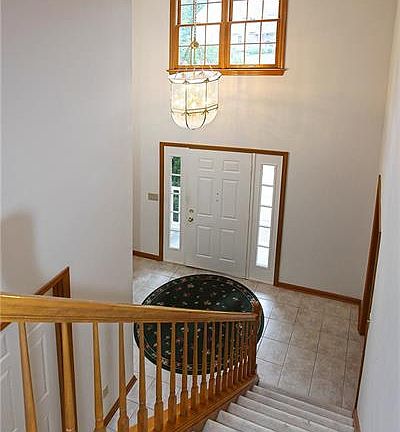 2nd image of 307 Kelton Pl