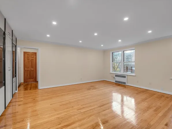 65-35 Yellowstone Boulevard image 7 of 10